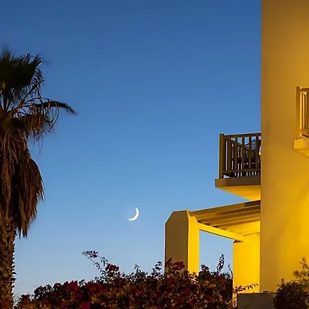 Akrotiri Hotel Krotiri