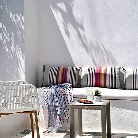 Akrotiri Hotel Krotiri